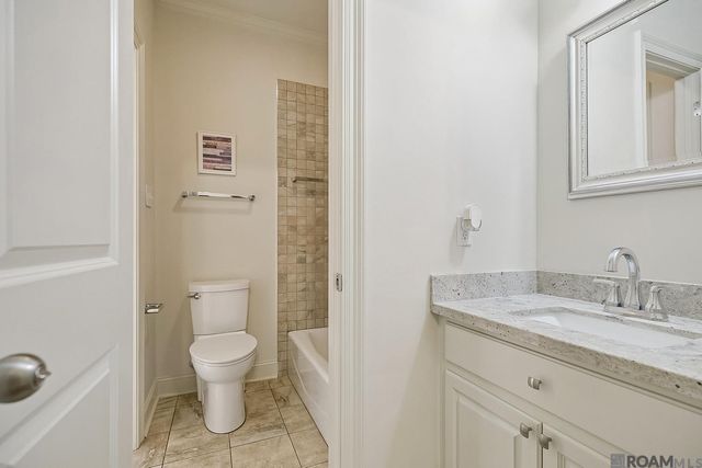 733 Troutbeck Dr, Baton Rouge, LA 70810