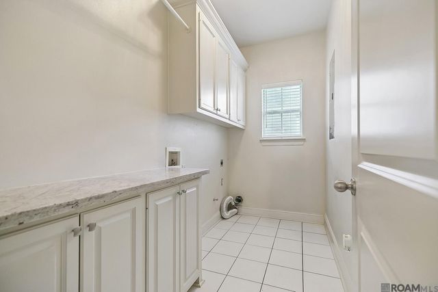 733 Troutbeck Dr, Baton Rouge, LA 70810