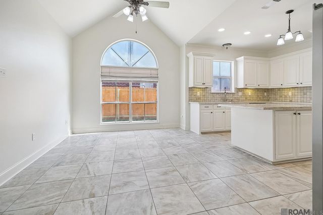 733 Troutbeck Dr, Baton Rouge, LA 70810