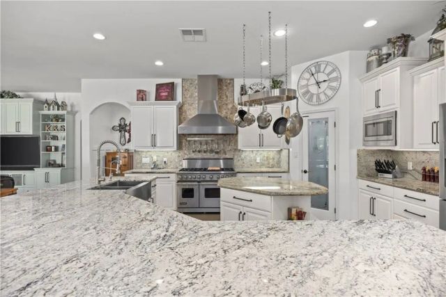 1523 Kuhio Street, Bakersfield, CA 93313