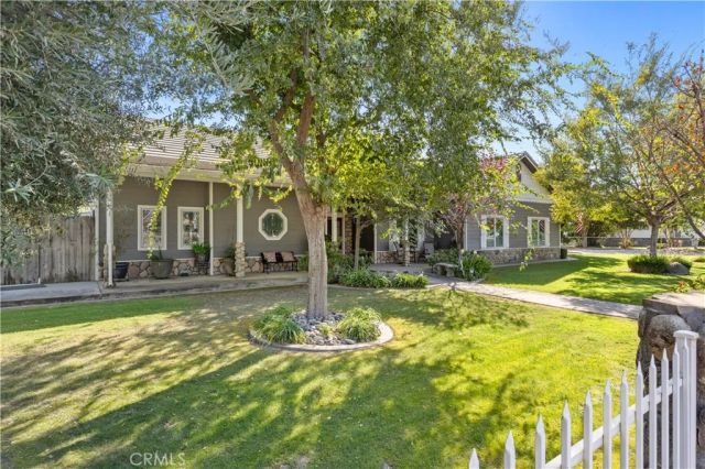 1523 Kuhio Street, Bakersfield, CA 93313