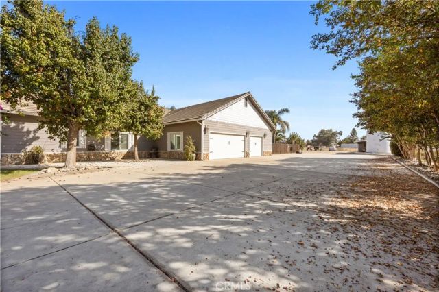 1523 Kuhio Street, Bakersfield, CA 93313