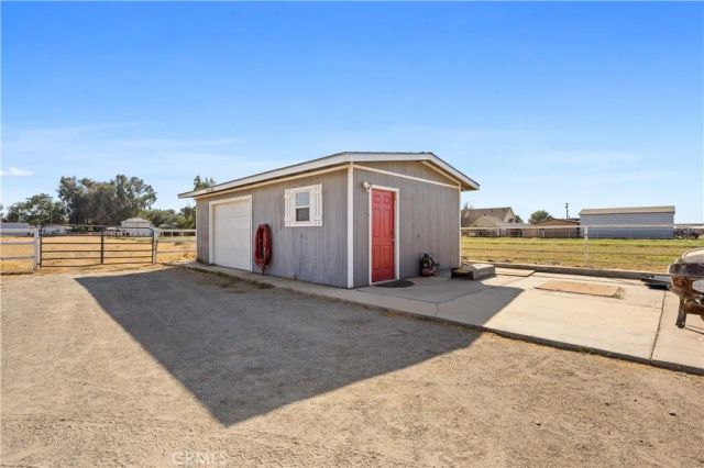 1523 Kuhio Street, Bakersfield, CA 93313