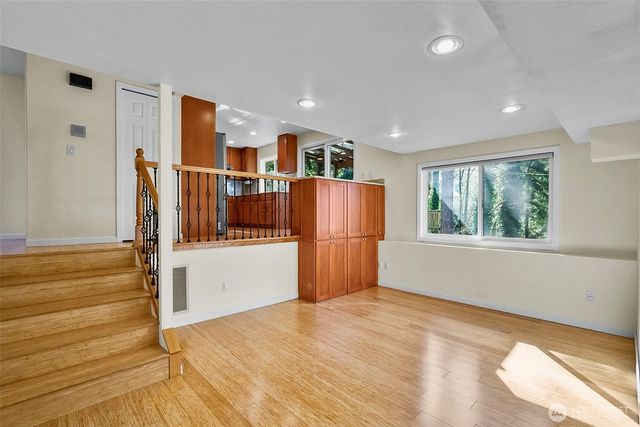 13009 SE 49th Street, Bellevue, WA 98006