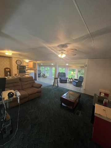 142 Oak Park Dr, Sugar Tree, TN 38380