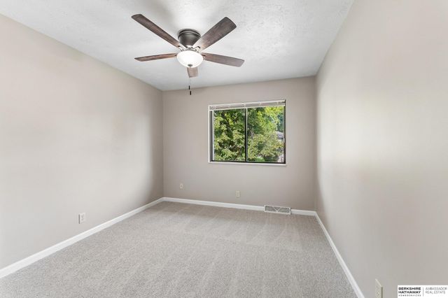 5085 S 105th Street, Omaha, NE 68127