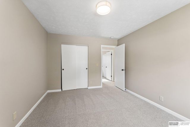 5085 S 105th Street, Omaha, NE 68127