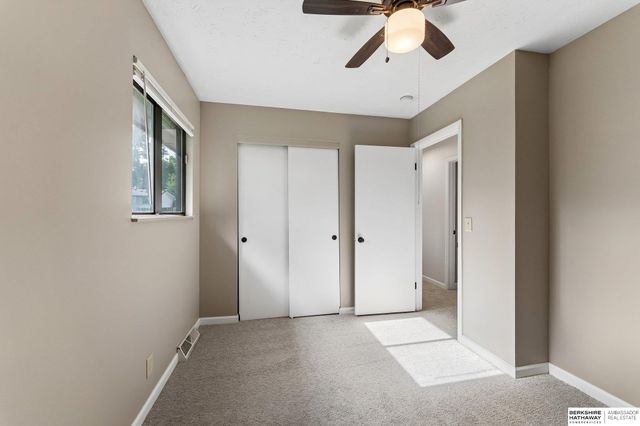 5085 S 105th Street, Omaha, NE 68127