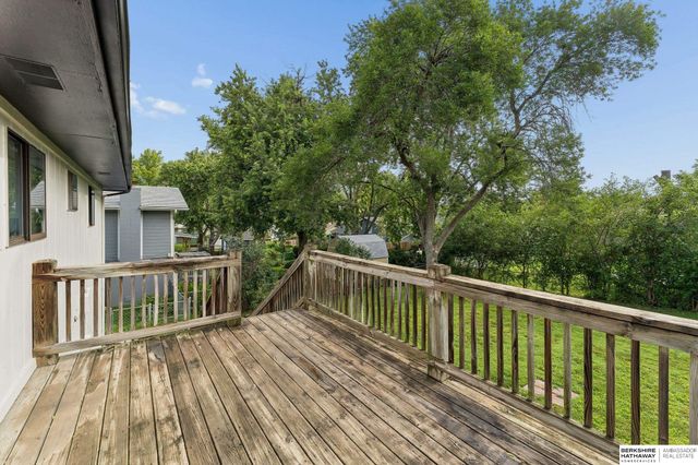 5085 S 105th Street, Omaha, NE 68127