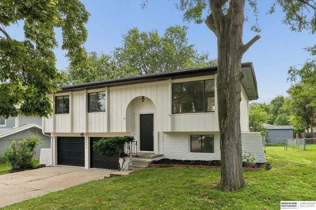 5085 S 105th Street, Omaha, NE 68127