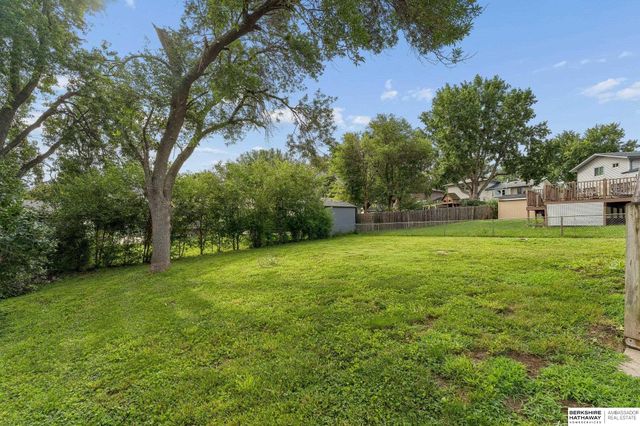 5085 S 105th Street, Omaha, NE 68127