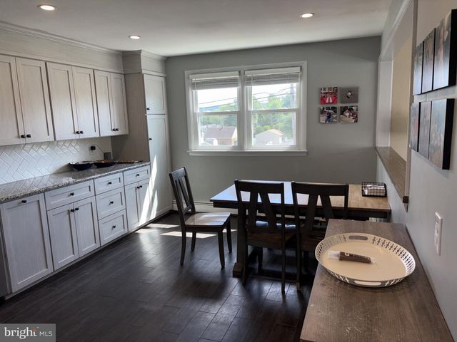 402 GROSSTOWN RD, Stowe, PA 19464