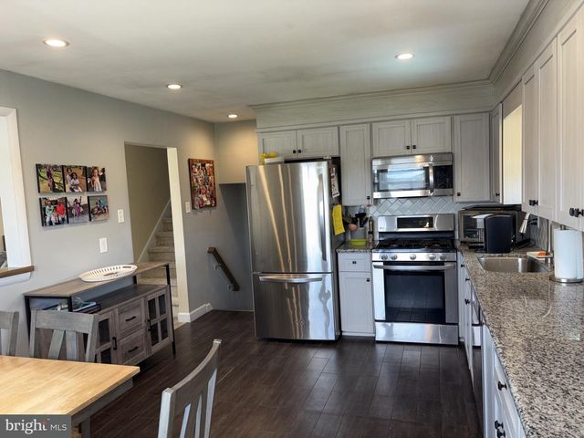 402 GROSSTOWN RD, Stowe, PA 19464