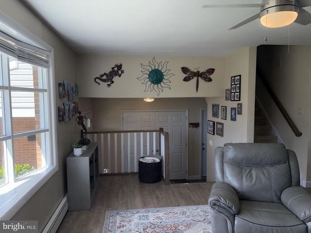 402 GROSSTOWN RD, Stowe, PA 19464