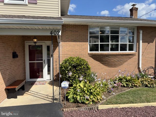402 GROSSTOWN RD, Stowe, PA 19464