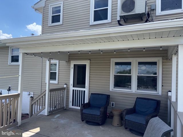 402 GROSSTOWN RD, Stowe, PA 19464