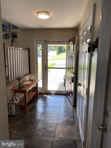 402 GROSSTOWN RD, Stowe, PA 19464