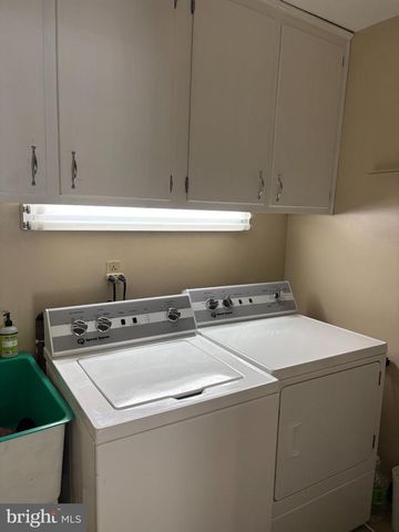 402 GROSSTOWN RD, Stowe, PA 19464