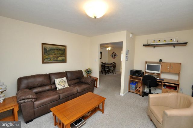 42 CLIFFORD CT, Mount Laurel, NJ 08054