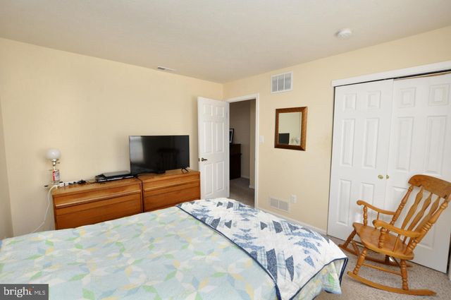 42 CLIFFORD CT, Mount Laurel, NJ 08054