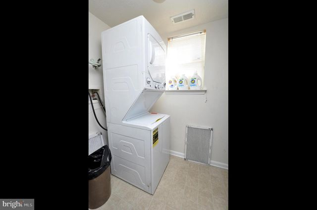 42 CLIFFORD CT, Mount Laurel, NJ 08054