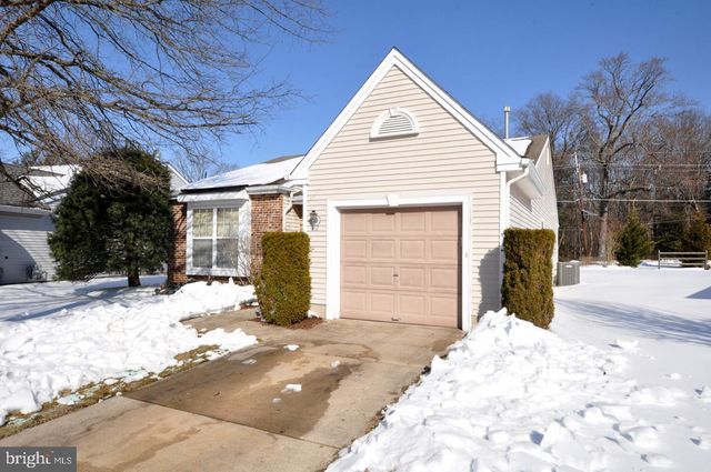 42 CLIFFORD CT, Mount Laurel, NJ 08054