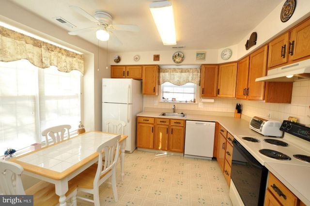 42 CLIFFORD CT, Mount Laurel, NJ 08054