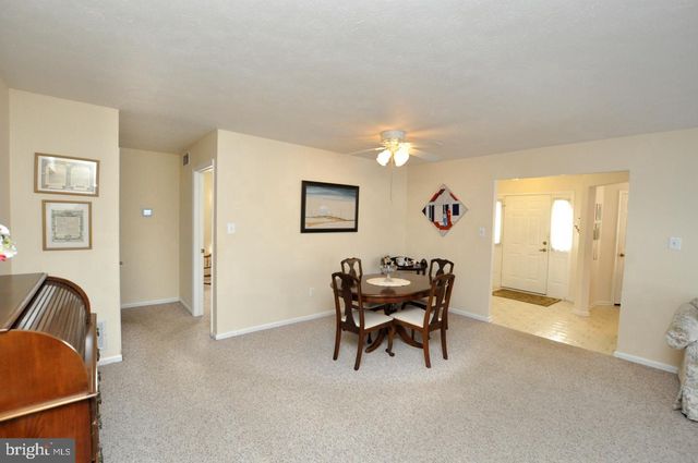 42 CLIFFORD CT, Mount Laurel, NJ 08054