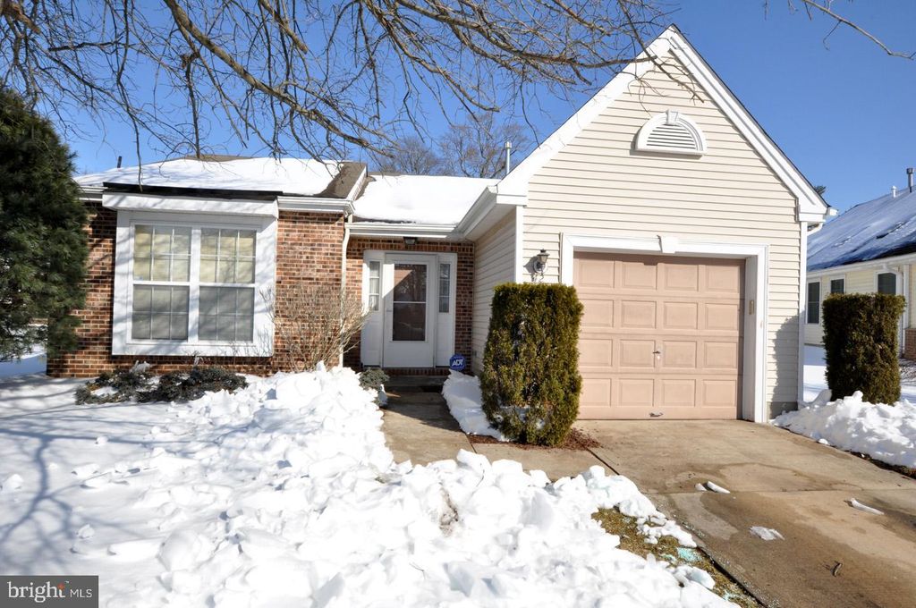 42 CLIFFORD CT, Mount Laurel, NJ 08054