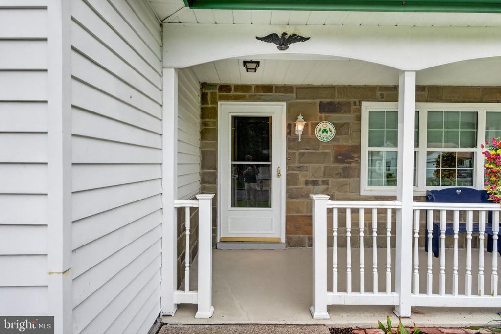 104 DORCHESTER DR, SOUTHAMPTON, NJ 08088 — photo 2
