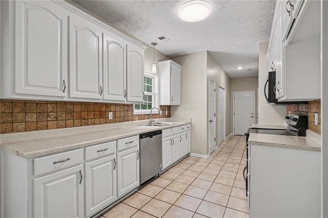 1279 Coan Drive, Locust Grove, GA 30248