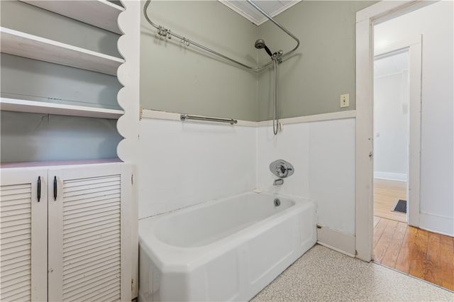 38 Ridgeway Avenue, Eureka Springs, AR 72632