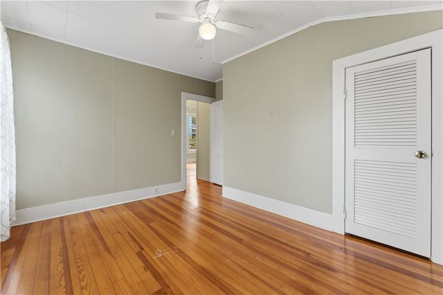 38 Ridgeway Avenue, Eureka Springs, AR 72632