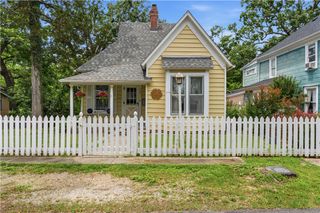 38 Ridgeway Avenue, Eureka Springs, AR 72632