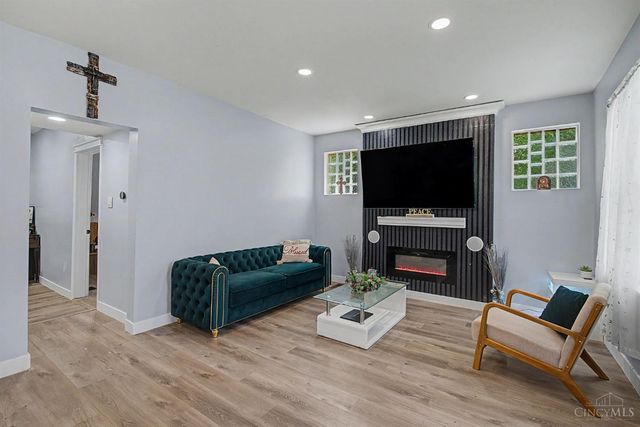 2855 Shaffer Avenue, Cincinnati, OH 45211