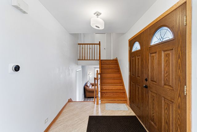 2430 S Shag Bark Trail, Arlington Heights, IL 60005