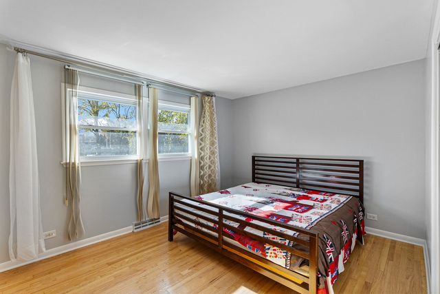 2430 S Shag Bark Trail, Arlington Heights, IL 60005