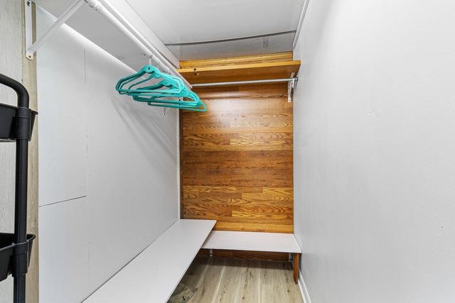 2430 S Shag Bark Trail, Arlington Heights, IL 60005