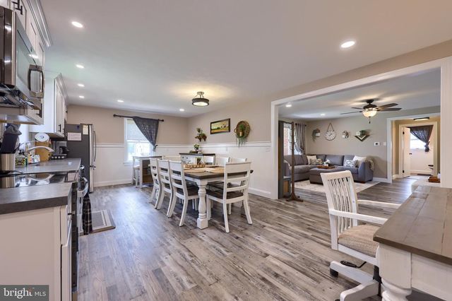 345 W CARPENTER AVE, Myerstown, PA 17067