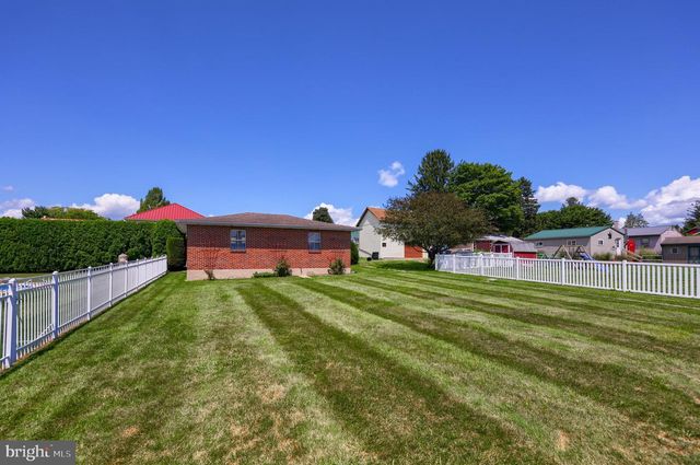 345 W CARPENTER AVE, Myerstown, PA 17067