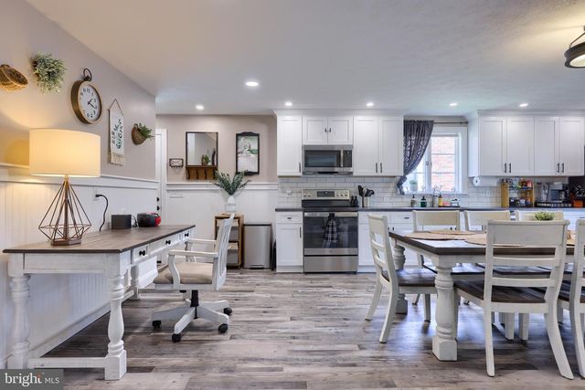 345 W CARPENTER AVE, Myerstown, PA 17067