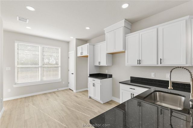 1105 East Main Street A, Brenham, TX 77833