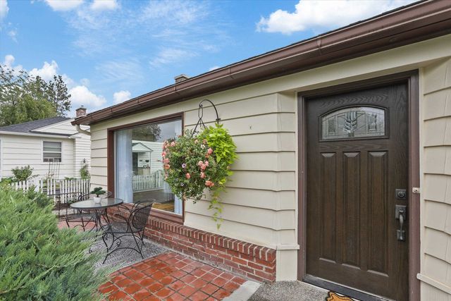 1104 E 43rd Ave, Spokane, WA 99203