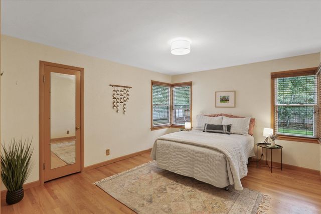 1104 E 43rd Ave, Spokane, WA 99203