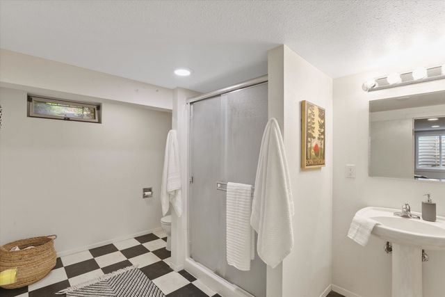 1104 E 43rd Ave, Spokane, WA 99203