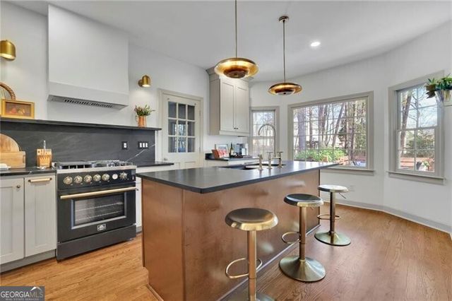 1069 Sunny Field Lane, Lawrenceville, GA 30043