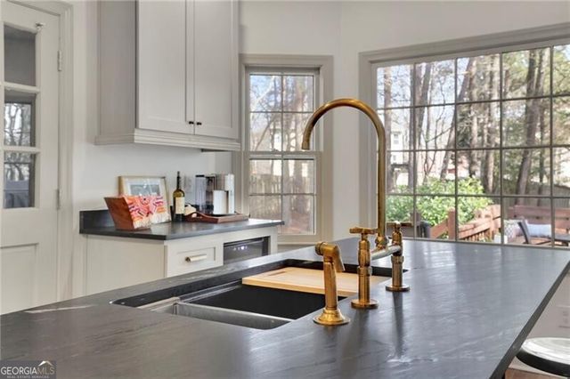 1069 Sunny Field Lane, Lawrenceville, GA 30043