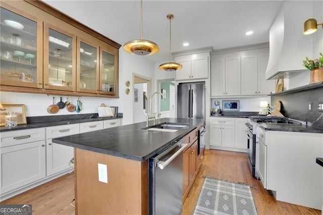 1069 Sunny Field Lane, Lawrenceville, GA 30043