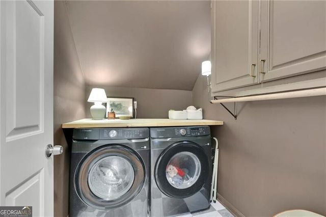 1069 Sunny Field Lane, Lawrenceville, GA 30043