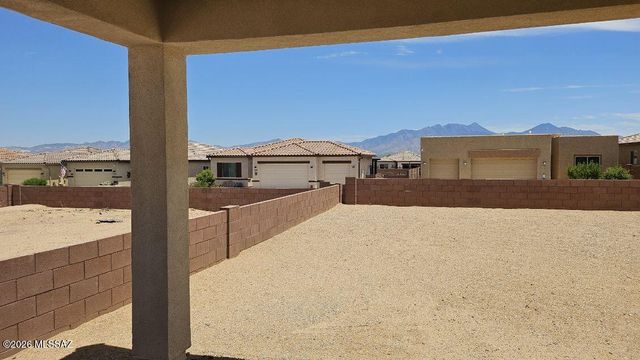 854 N Astronomer Lane, Green Valley, AZ 85614